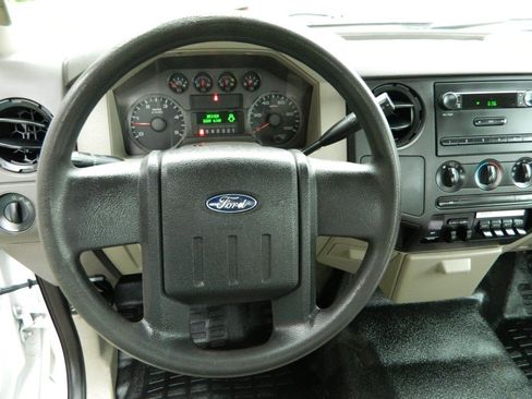 Used 2008 Ford F550 2WD Regular Cab Super Duty image 19