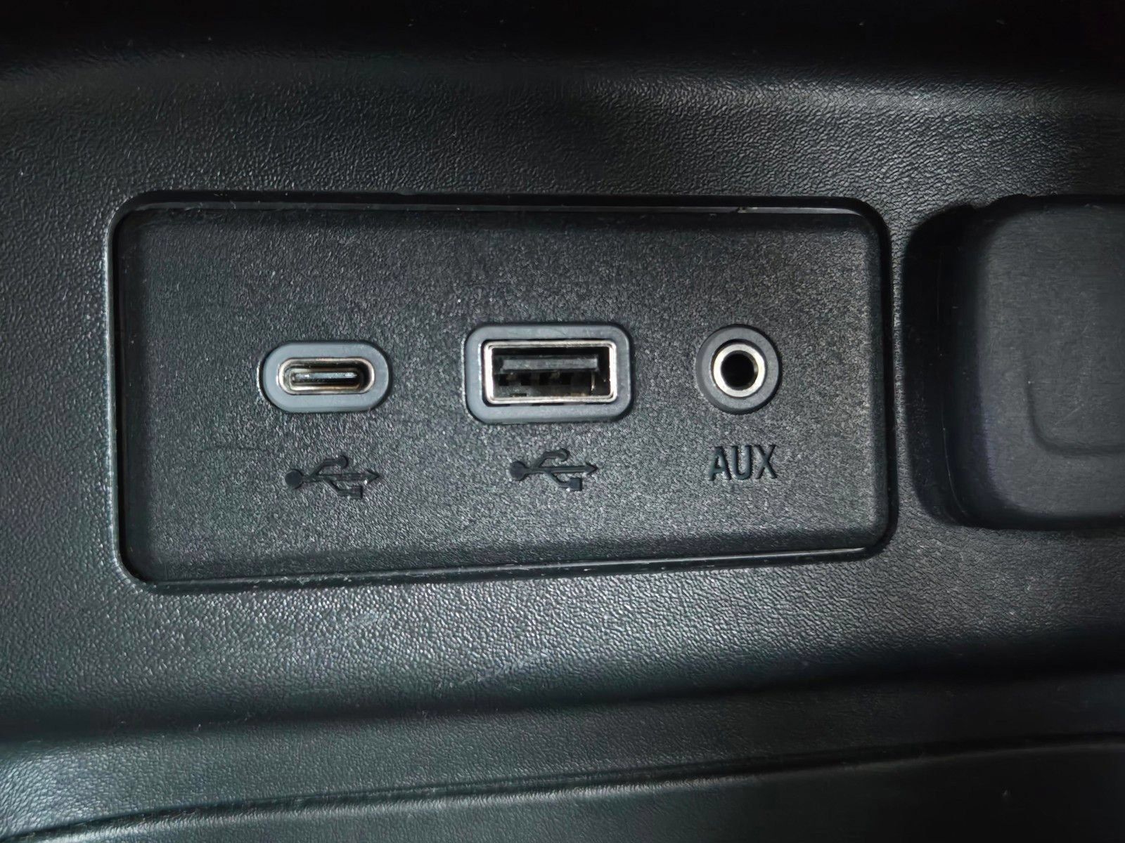 Used 2023 Chevrolet Equinox LT AWD/4WD image 16
