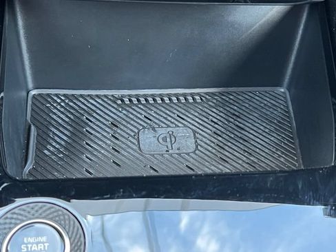 Used 2024 Kia Niro EX FWD image 25