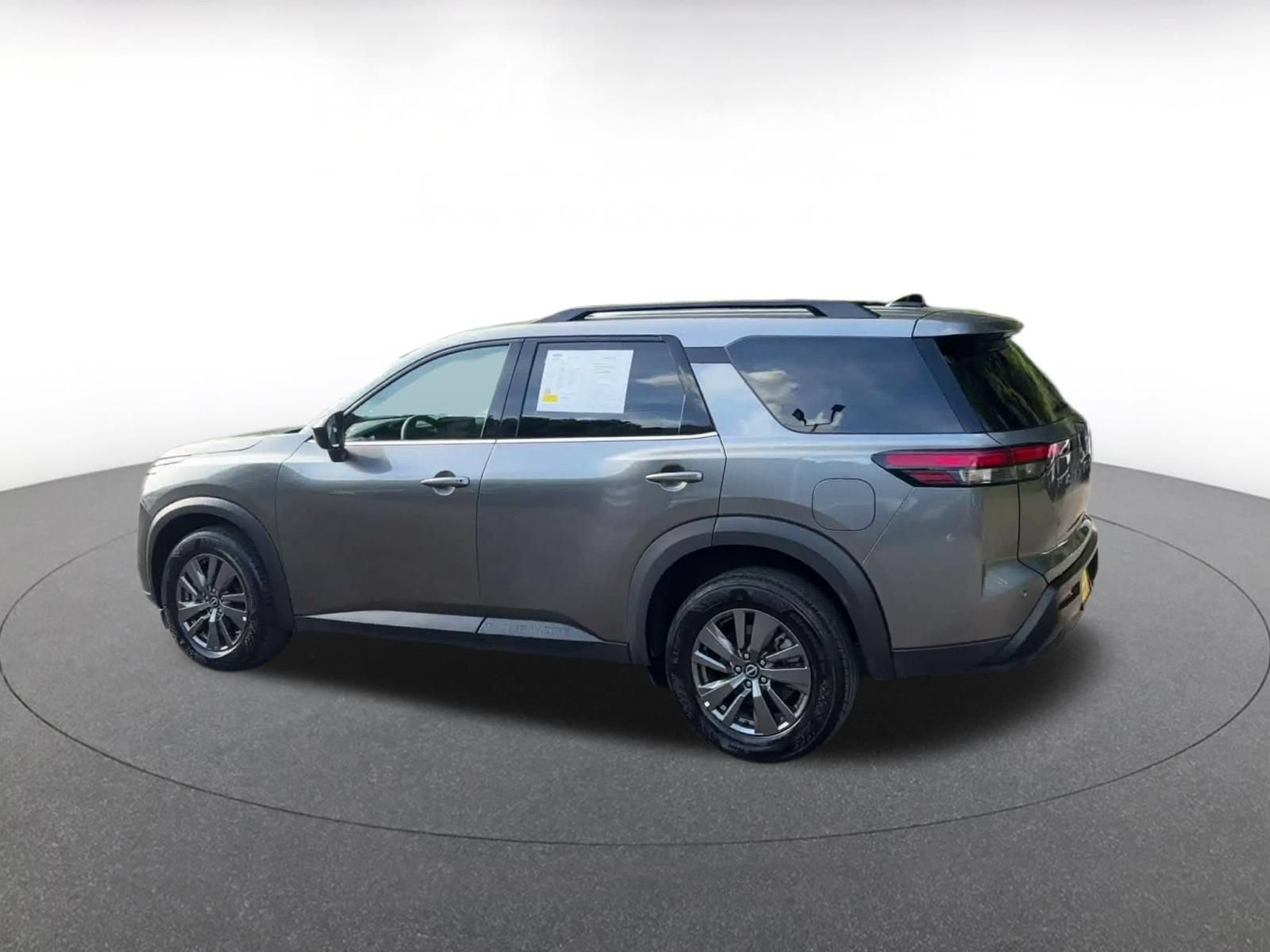 Used 2026 Nissan Pathfinder SV AWD/4WD image 9