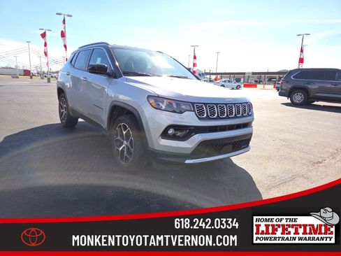 Used 2024 Jeep Compass Limited image 1