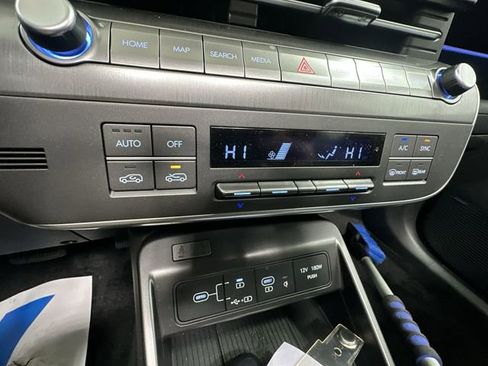 Used 2025 Hyundai Kona Limited image 18