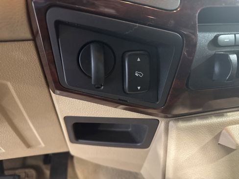 Used 2010 Ford F250 Lariat image 25