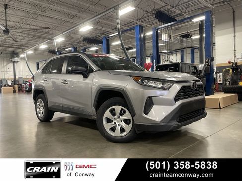 Used 2021 Toyota RAV4 LE image 1