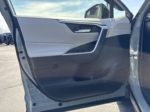 Used 2019 Toyota RAV4 XLE Premium w/ Cold Weather Package image 13