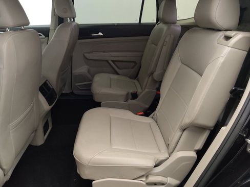 Used 2022 Volkswagen Atlas SE w/ Black Wheel Package FWD image 18