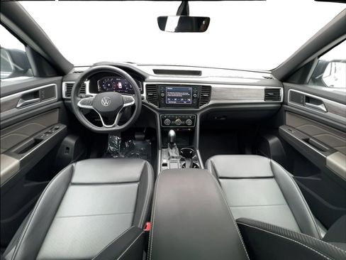 Used 2023 Volkswagen Atlas Cross Sport SE w/ Panoramic Sunroof Package FWD image 38