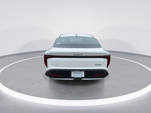 New 2025 Kia K4 LX image 7