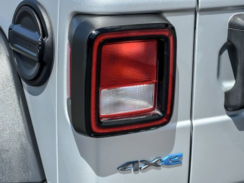 Used 2023 Jeep Wrangler Unlimited AWD/4WD image 26