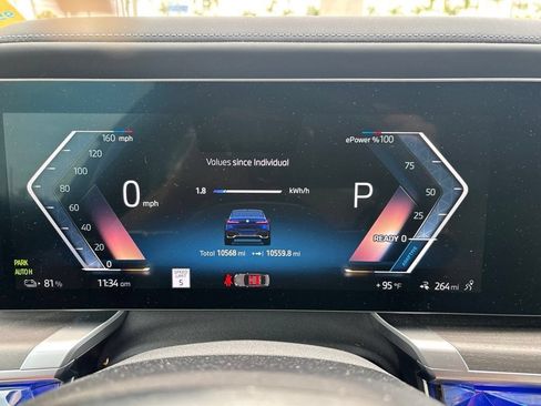 Used 2023 BMW i7 xDrive60 AWD/4WD image 1