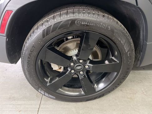 Used 2023 Land Rover Defender 130 S image 23