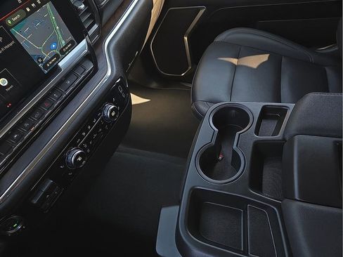 Used 2025 GMC Sierra 1500 SLT image 21