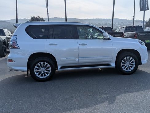 Used 2014 Lexus GX 460 image 17