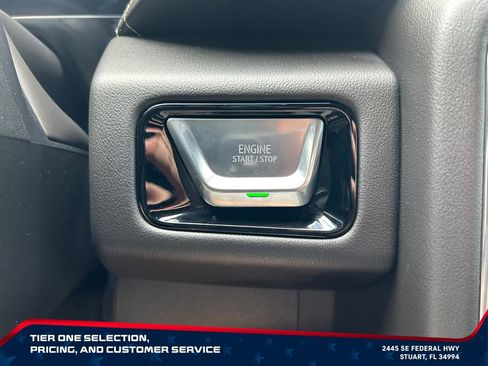 Used 2025 GMC Yukon Elevation AWD/4WD image 21