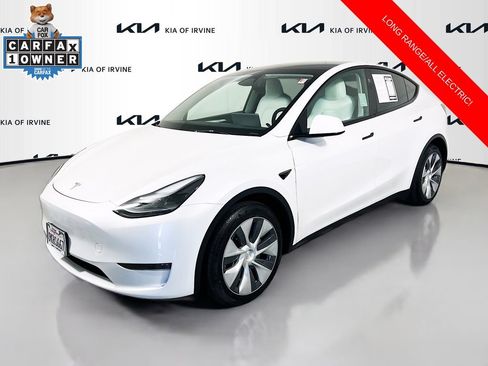 Used 2024 Tesla Model Y Long Range AWD/4WD image 3