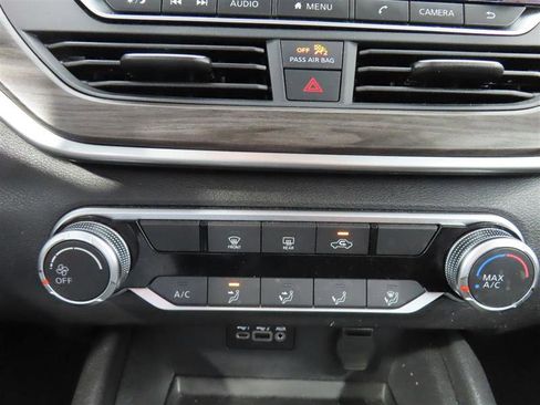 Used 2025 Nissan Altima 2.5 SV FWD image 26