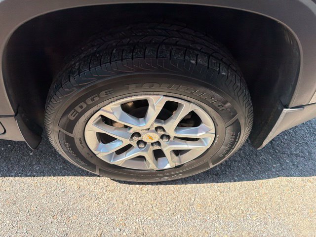 Used 2019 Chevrolet Traverse LT w/ LPO, Cargo Package AWD/4WD image 5