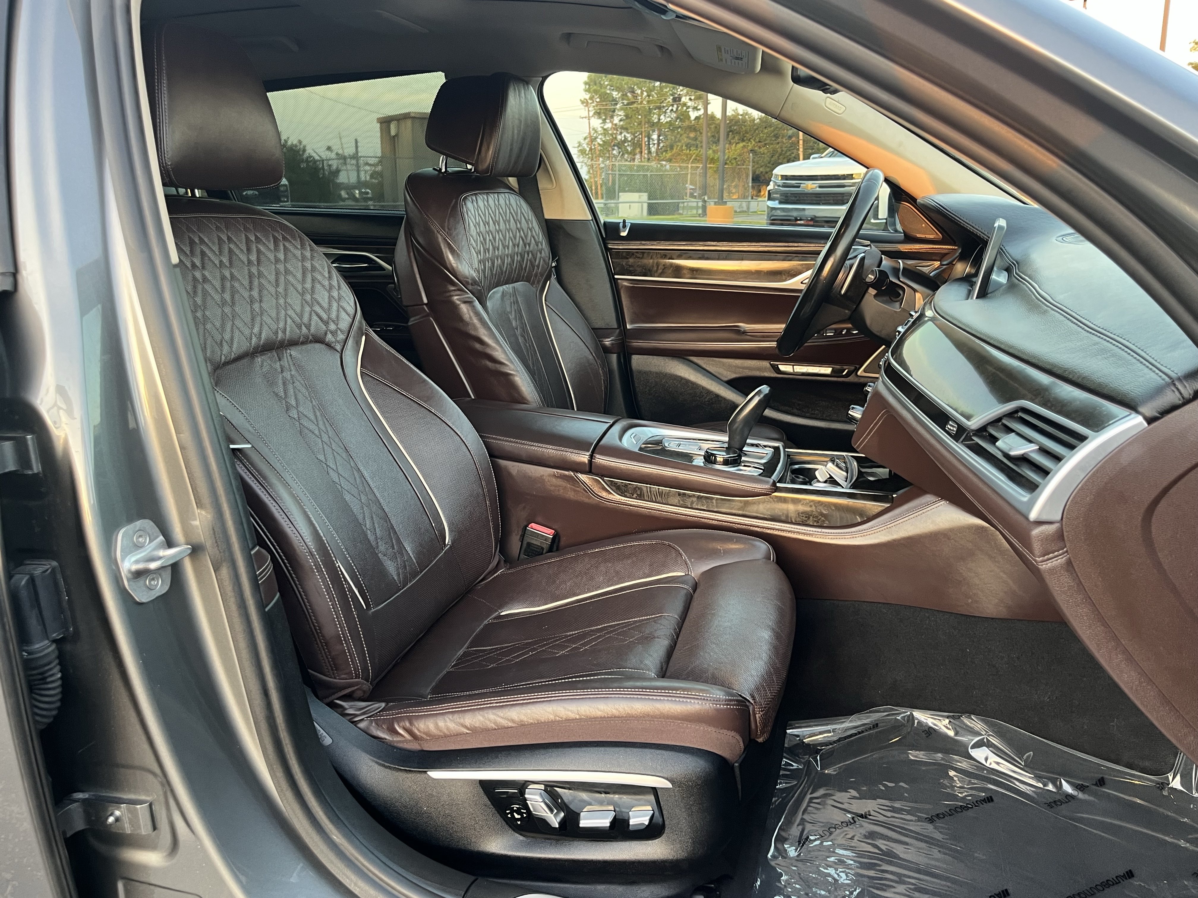 Used 2017 BMW 740i RWD image 31
