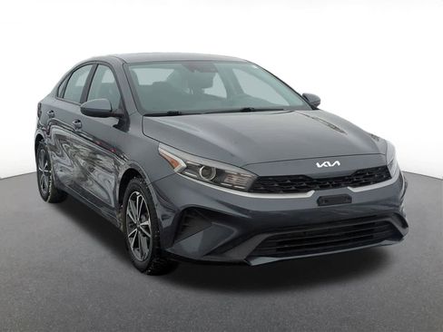 Used 2022 Kia Forte LXS image 8