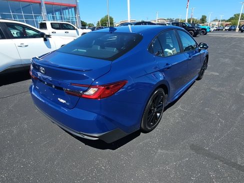 Used 2026 Toyota Camry SE FWD image 3