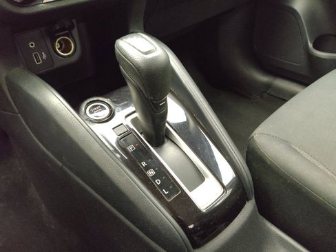 Used 2020 Nissan Versa S FWD image 26