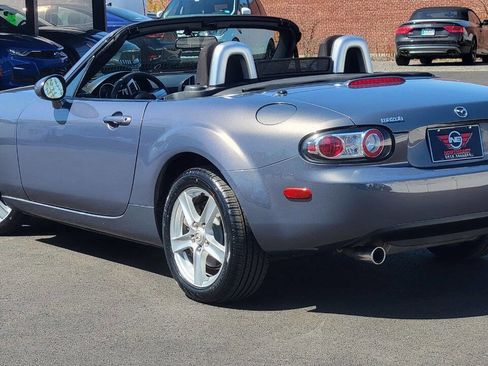 Used 2006 MAZDA MX-5 Miata Touring RWD image 12