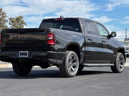 New 2026 RAM 1500 Express AWD/4WD image 3