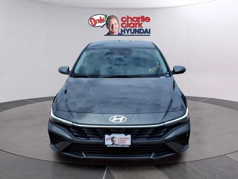 New 2026 Hyundai Elantra SE FWD image 8