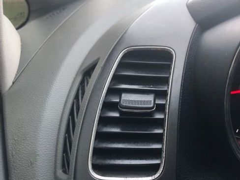 Used 2017 Kia Forte LX image 35