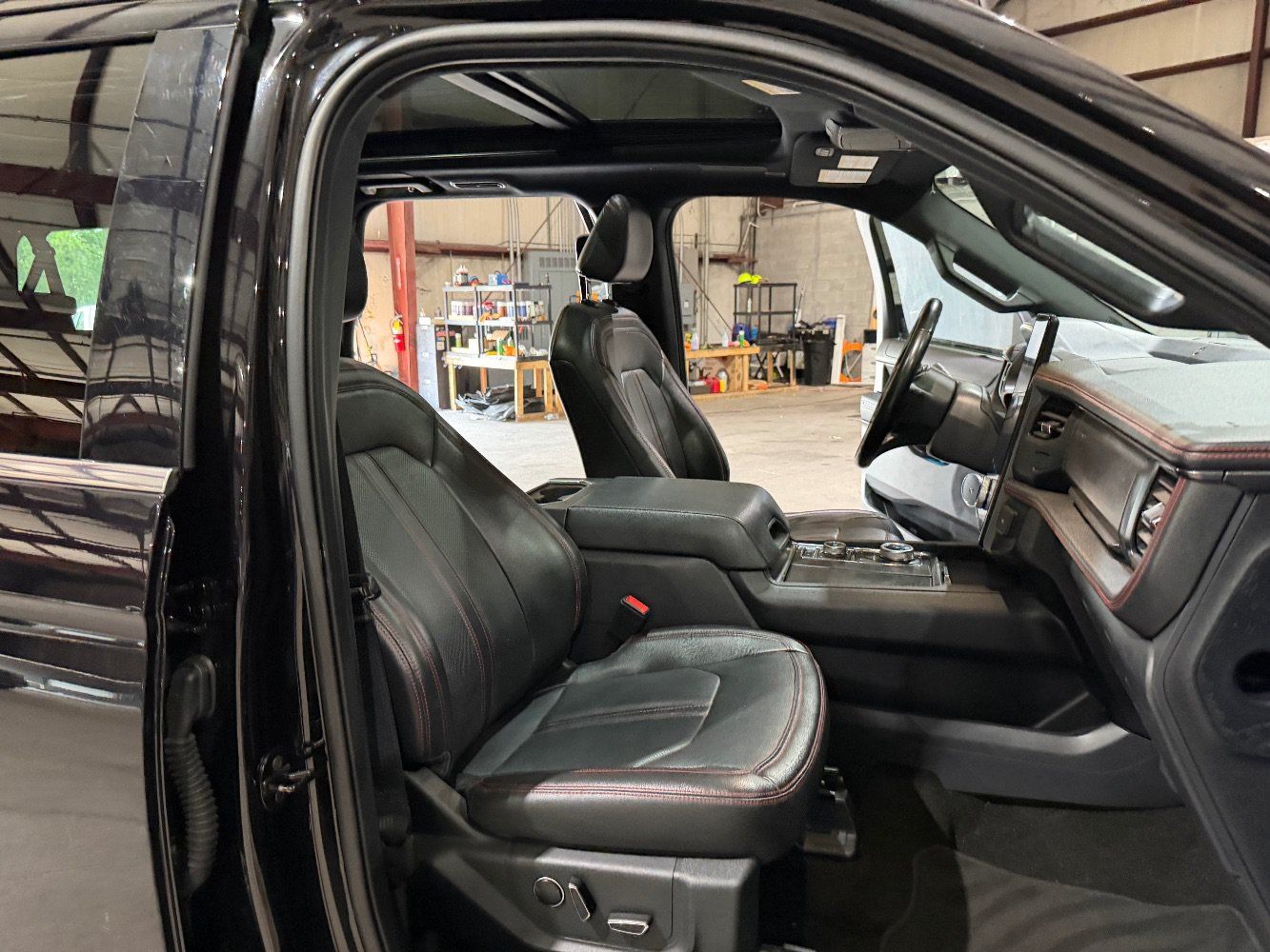 Used 2022 Ford Expedition Max Limited AWD/4WD image 27
