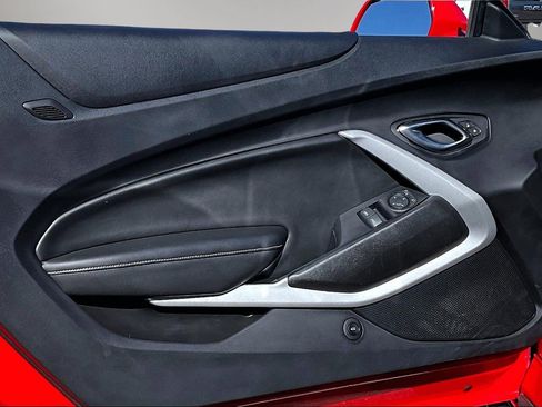 Used 2020 Chevrolet Camaro LT image 18