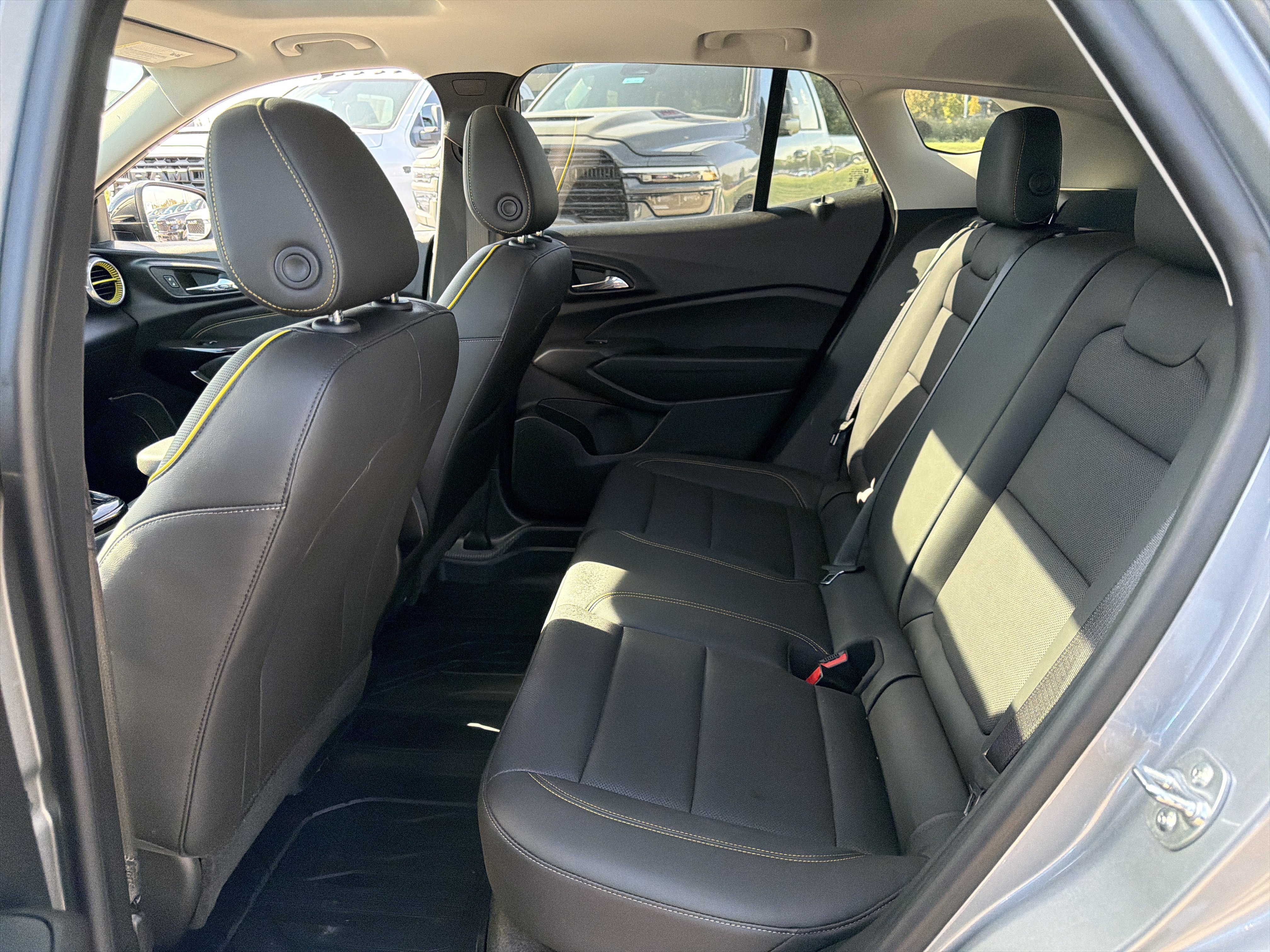 Used 2025 Chevrolet Trax ACTIV w/ Sunroof Package FWD image 16