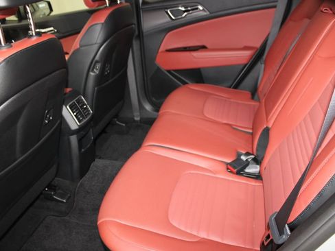 Used 2025 Kia Sportage SX FWD image 19