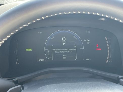 Used 2025 Toyota Camry SE image 7