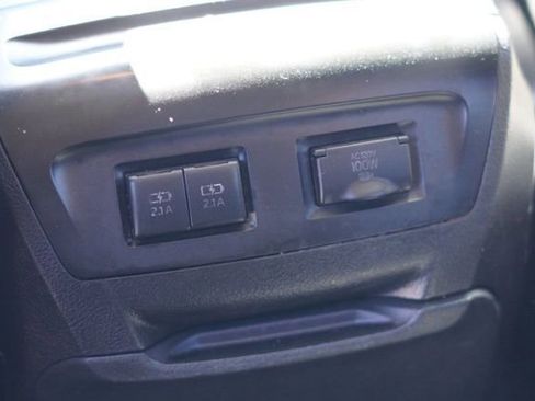 Used 2020 Toyota Sienna SE image 32