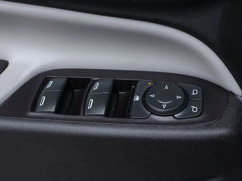 Used 2022 Chevrolet Equinox LT image 17