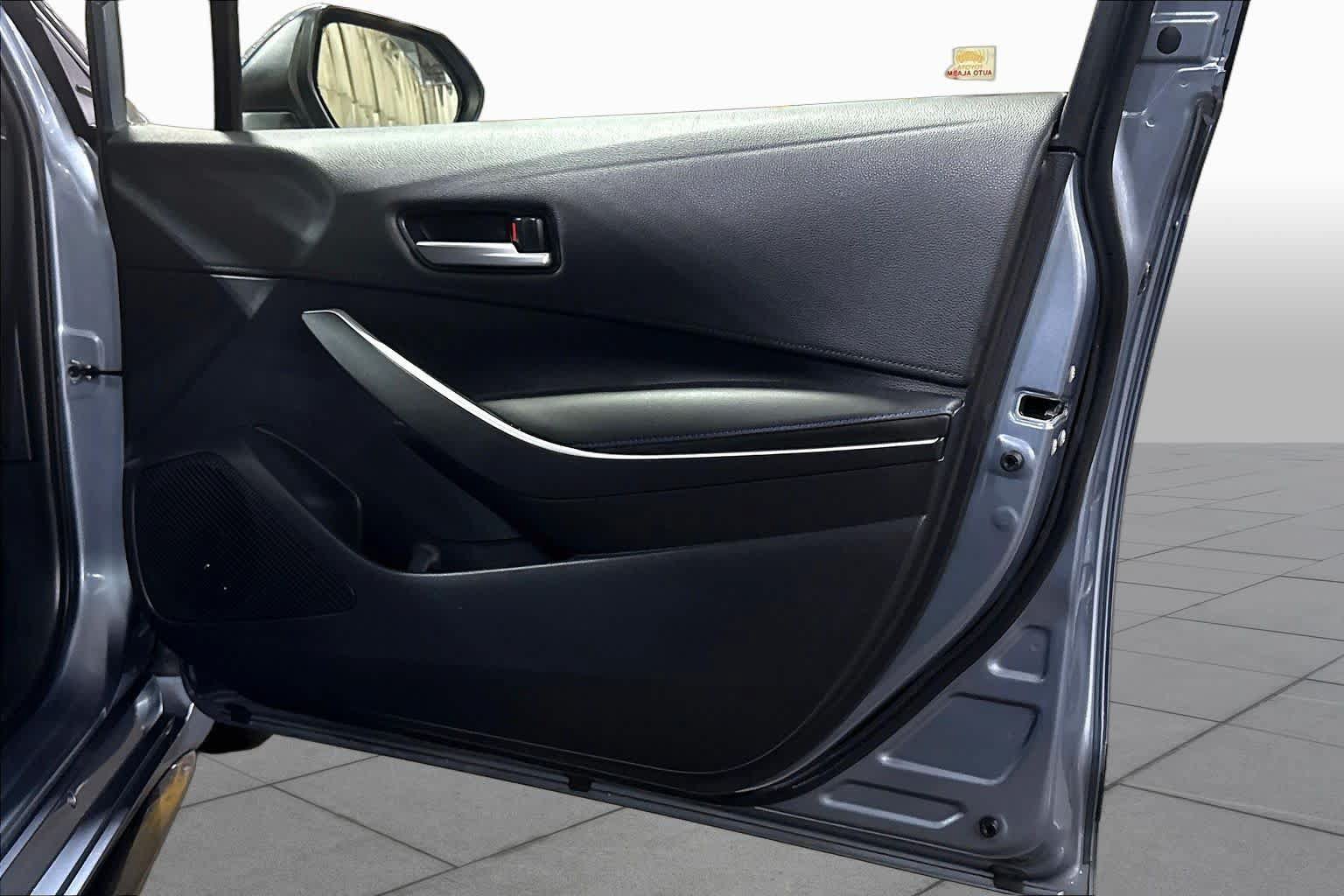 Used 2020 Toyota Corolla SE FWD image 23
