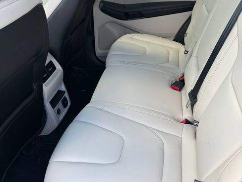Used 2021 Ford Edge Titanium FWD image 22