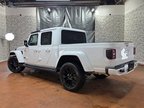 Used 2023 Jeep Gladiator Overland image 6