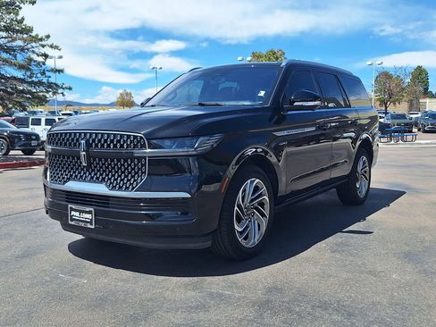 Used 2025 Lincoln Navigator Reserve AWD/4WD image 7