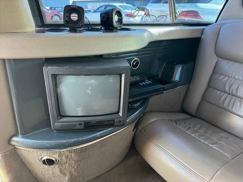 Used 1999 Lincoln Town Car Executive image 9