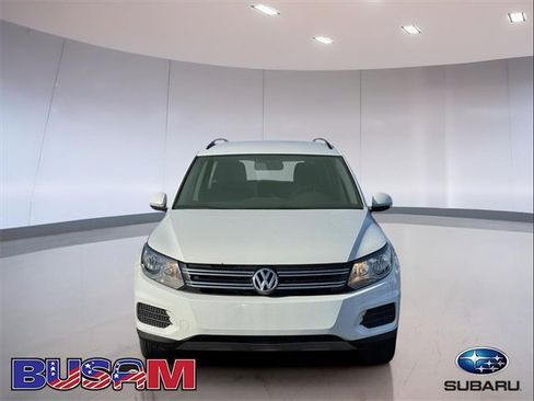 Used 2017 Volkswagen Tiguan Limited w/ Premium Package image 2