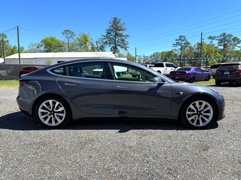 Used 2018 Tesla Model 3 Mid Range image 4