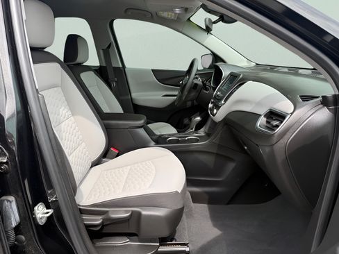 Used 2020 Chevrolet Equinox LS w/ LPO, Cargo Package FWD image 14
