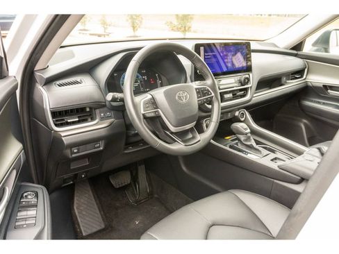 Used 2025 Toyota Grand Highlander FWD image 9