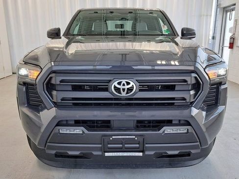 Used 2025 Toyota Tacoma SR5 AWD/4WD image 4