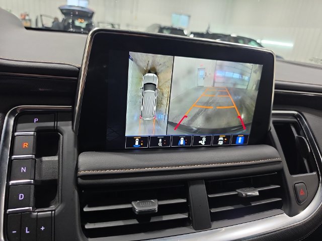Used 2024 GMC Yukon AT4 w/ Technology Package AWD/4WD image 8
