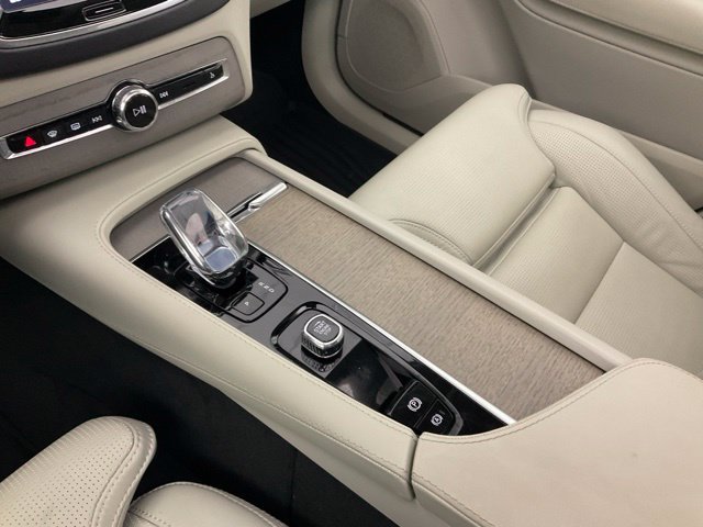 Certified 2024 Volvo XC90 T8 Ultimate w/ Protection Package Premier AWD/4WD image 14