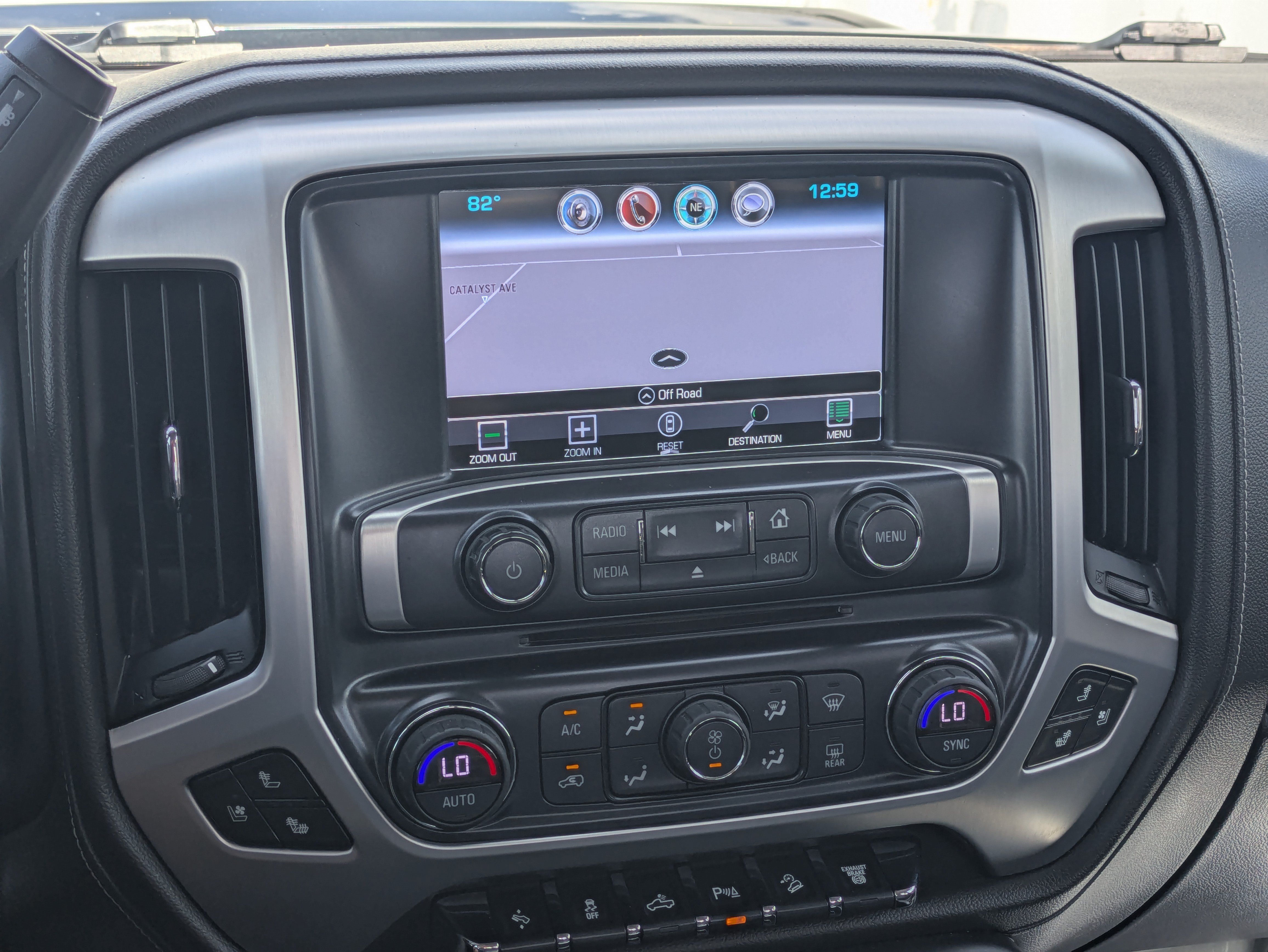 Used 2017 GMC Sierra 2500 SLT w/ Suspension Package, Off-Road AWD/4WD image 29