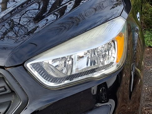 Used 2017 Ford Escape S image 4